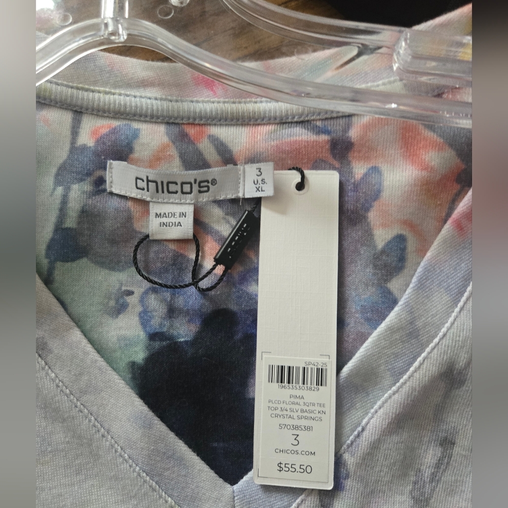 NWT Chico's Floral Watercolor V-neck 3/4 Sleeve Top - Picture 3 of 3
